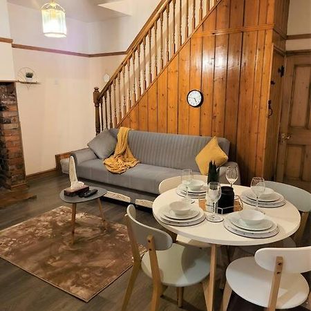 Nice 4-Bedroom Vacation Home With Indoor Fireplace Wellington  Dış mekan fotoğraf