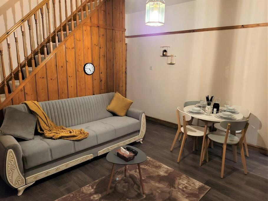 Nice 4-Bedroom Vacation Home With Indoor Fireplace Wellington  Dış mekan fotoğraf