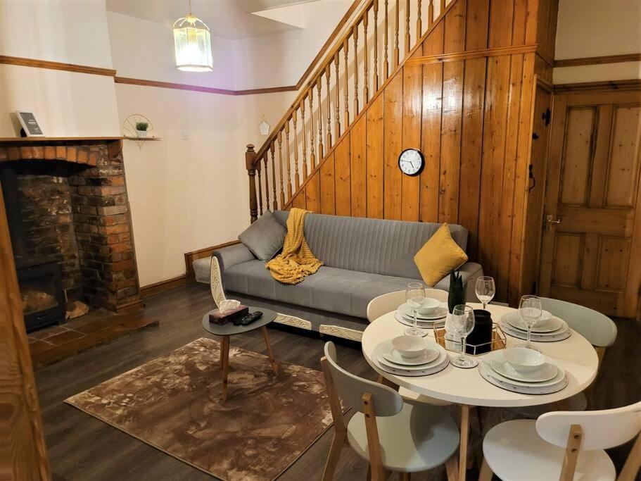 Nice 4-Bedroom Vacation Home With Indoor Fireplace Wellington  Dış mekan fotoğraf
