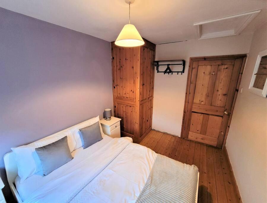 Nice 4-Bedroom Vacation Home With Indoor Fireplace Wellington  Dış mekan fotoğraf
