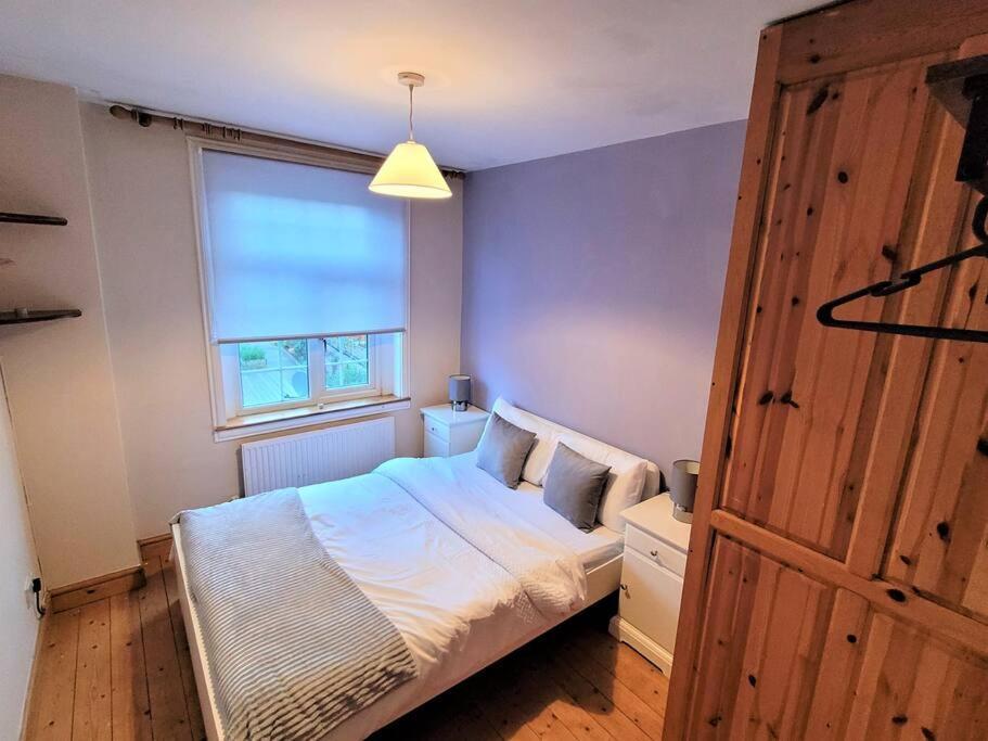 Nice 4-Bedroom Vacation Home With Indoor Fireplace Wellington  Dış mekan fotoğraf