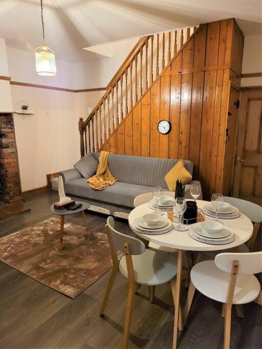Nice 4-Bedroom Vacation Home With Indoor Fireplace Wellington  Dış mekan fotoğraf