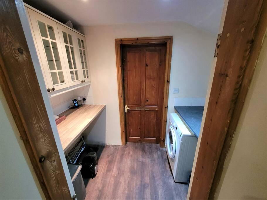 Nice 4-Bedroom Vacation Home With Indoor Fireplace Wellington  Dış mekan fotoğraf
